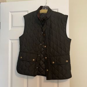 Men’s hunter green quilted Barbour vest